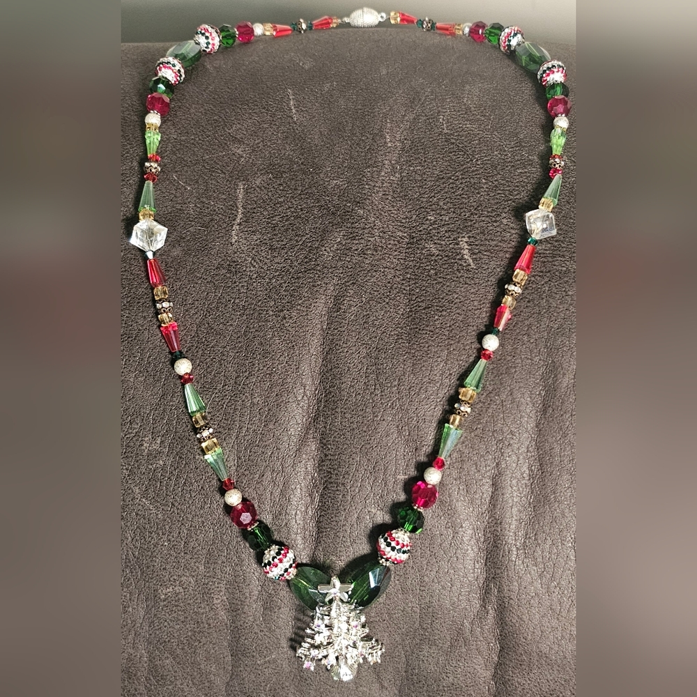 29" Christmas necklace with vintage brooch as pendant.